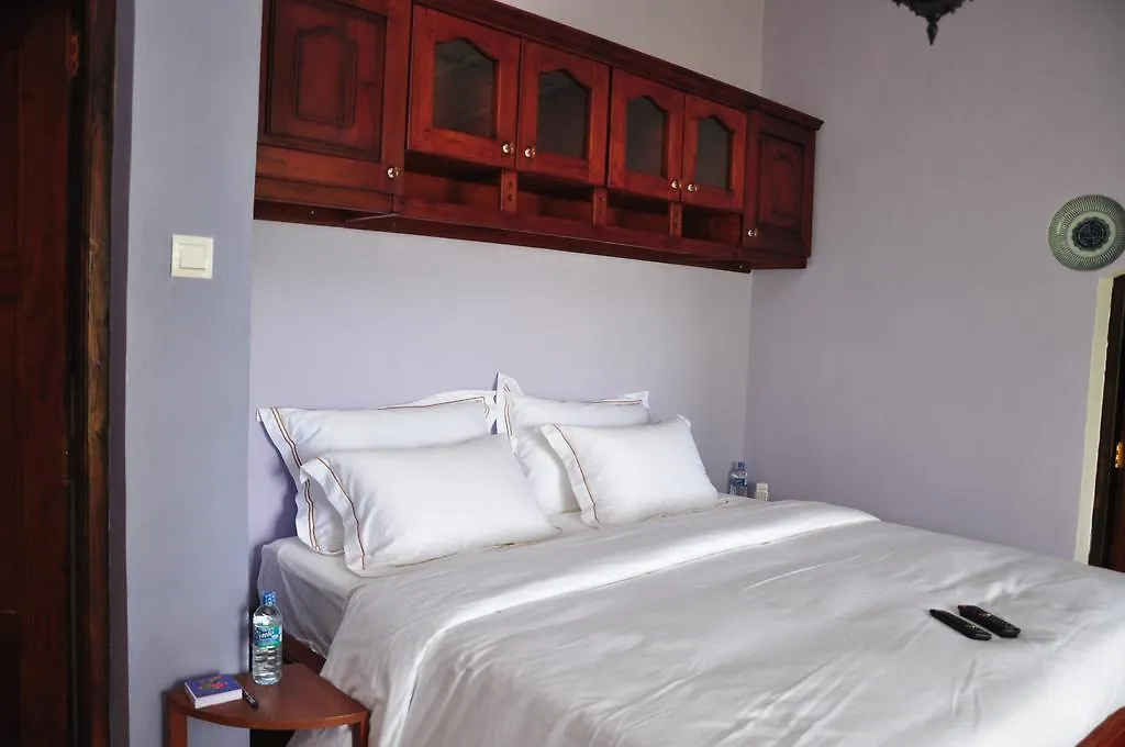 The Buena Vista Kandy 0*,