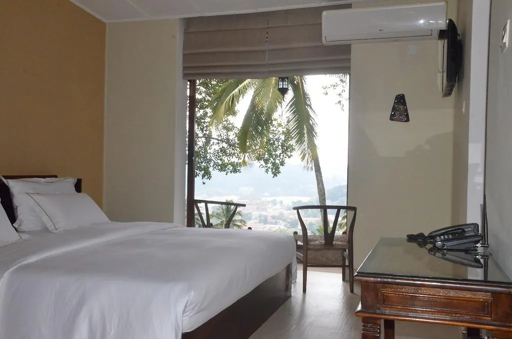 The Buena Vista Kandy 0*,