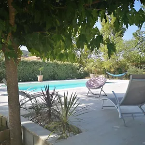 https://la-table-de-lhelvie.hotels-rhonealpes.com